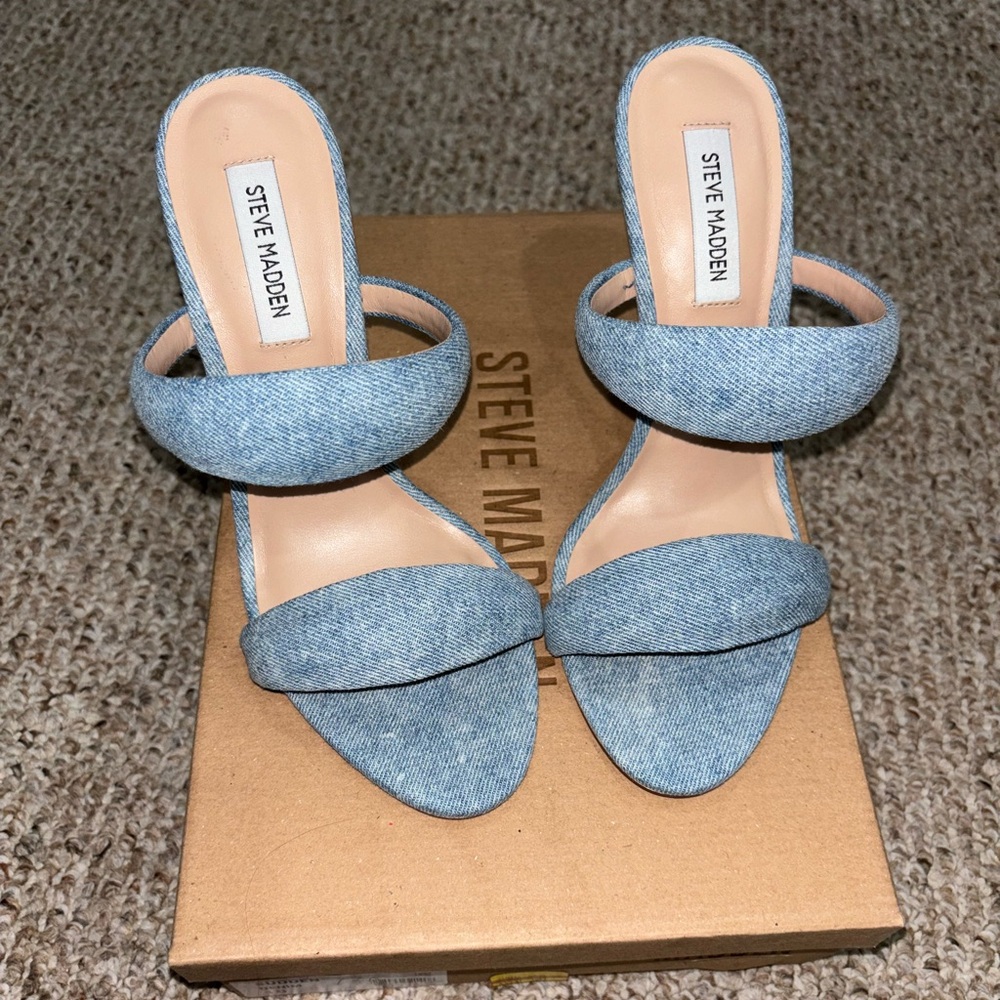 Steve Madden Puffy Strappy Stiletto Dress Sandals